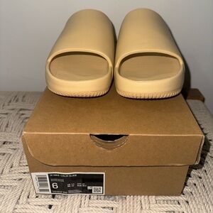 Nike Calm Slide - NWT - Women’s Size 6 - Sesame/Beige